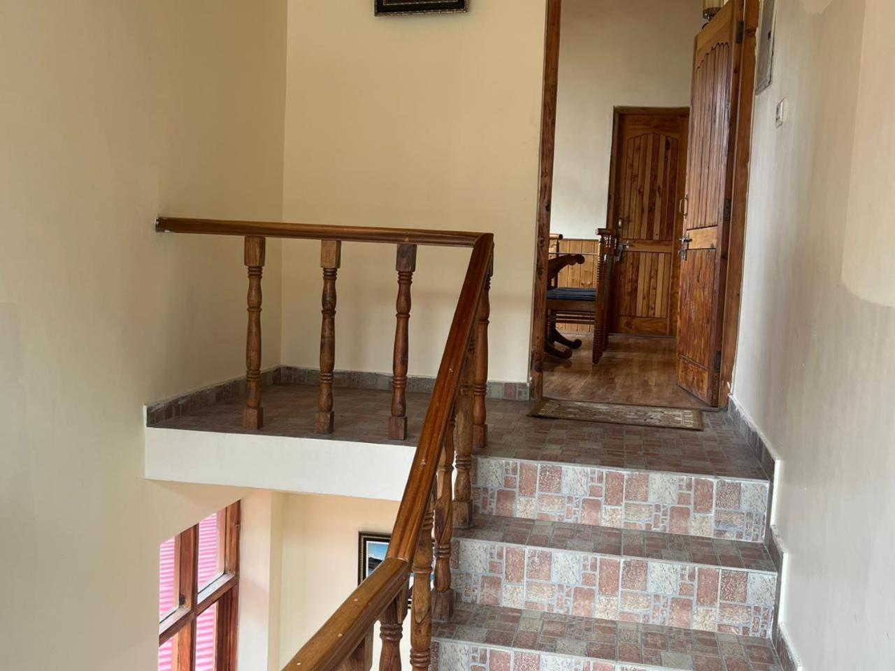 Mrikula Cottage Manāli エクステリア 写真